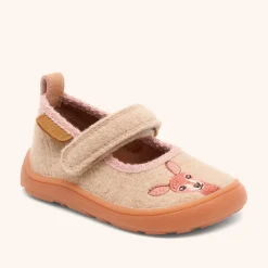 barefoot ballet beige