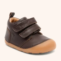 barefoot carter dark brown