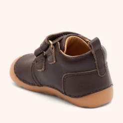 barefoot carter dark brown