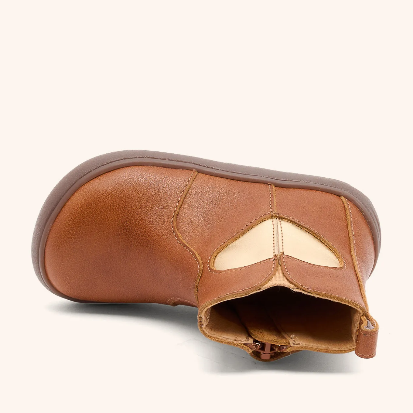 barefoot runa cognac