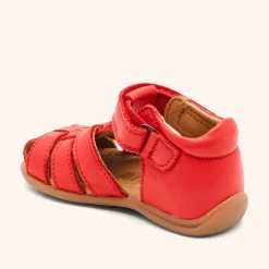 carly red apple