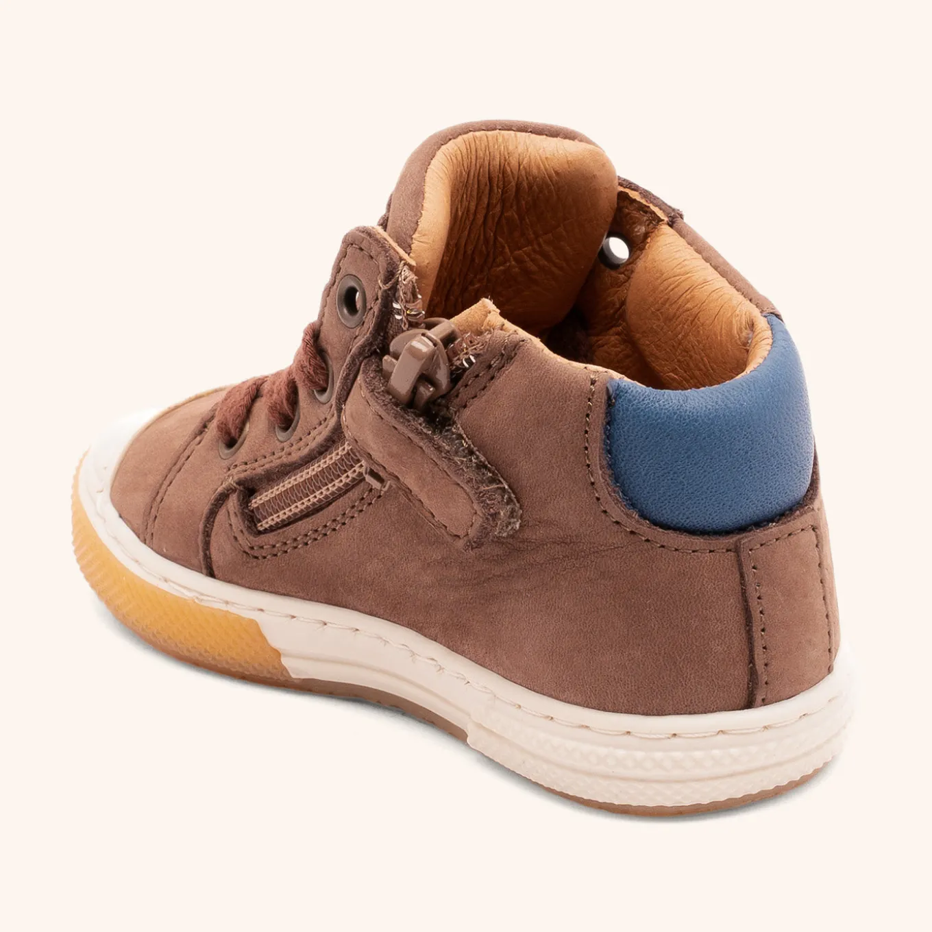holger dark brown