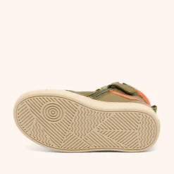 isak khaki