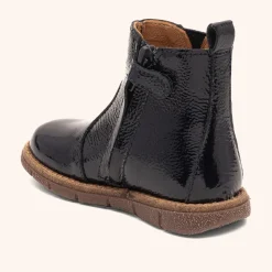 maggie navy patent