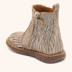 maggie zebra glitter