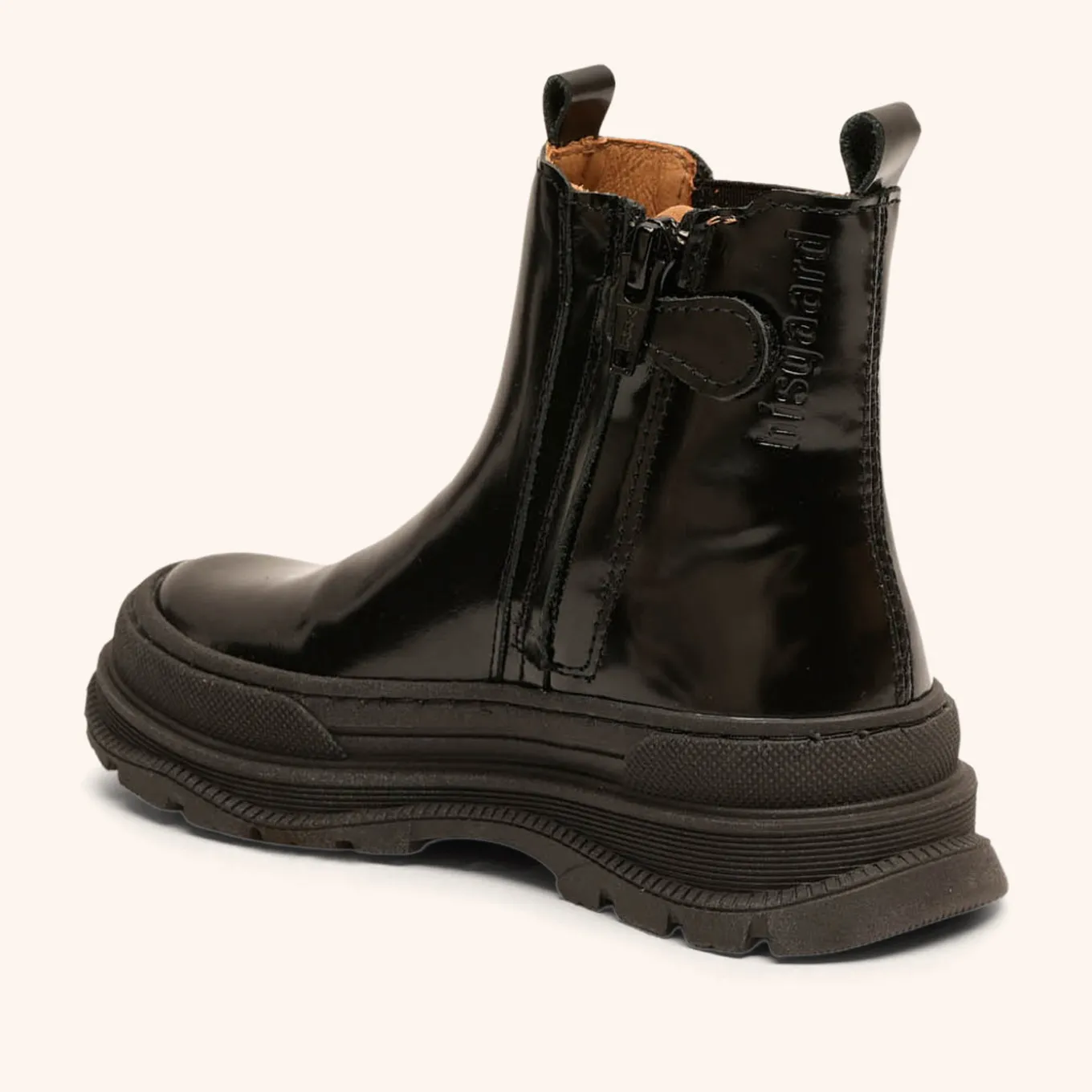 mia black polido