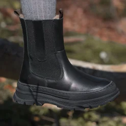 mila lamb black polido